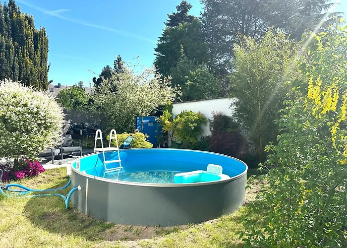 Familienparadis Pool Garten Grill Parkplatz Fitness Tischtennis